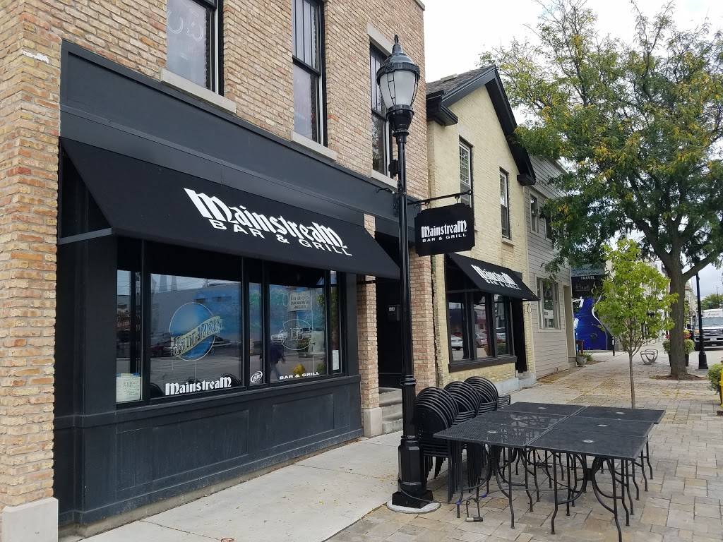 Mainstream Bar and Grill | restaurant | 404 W Main St, Waukesha, WI 53186, USA | 2625446222 OR +1 262-544-6222