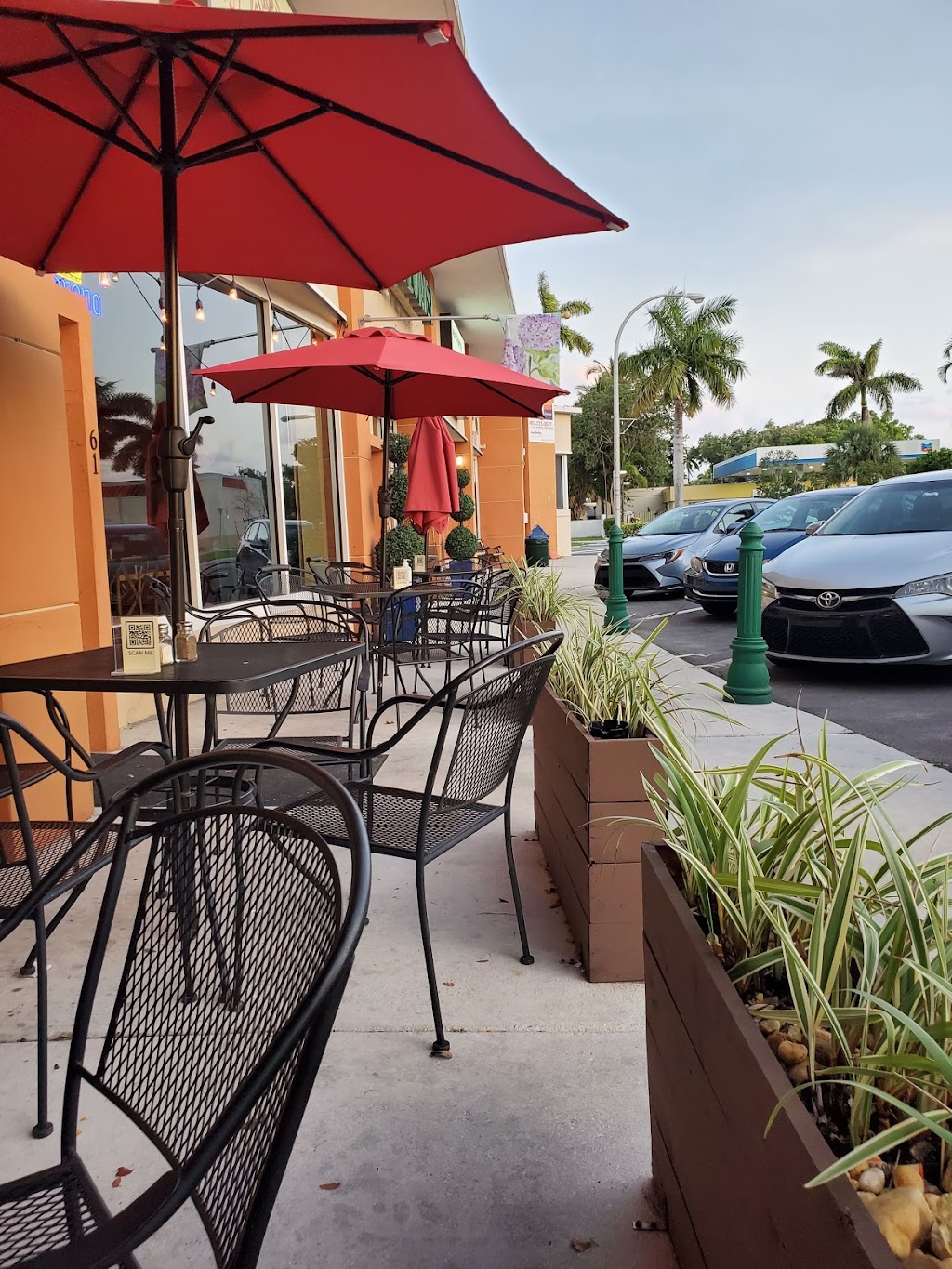 Burritoville | restaurant | 61 Curtiss Pkwy, Miami Springs, FL 33166, USA | 3058632224 OR +1 305-863-2224