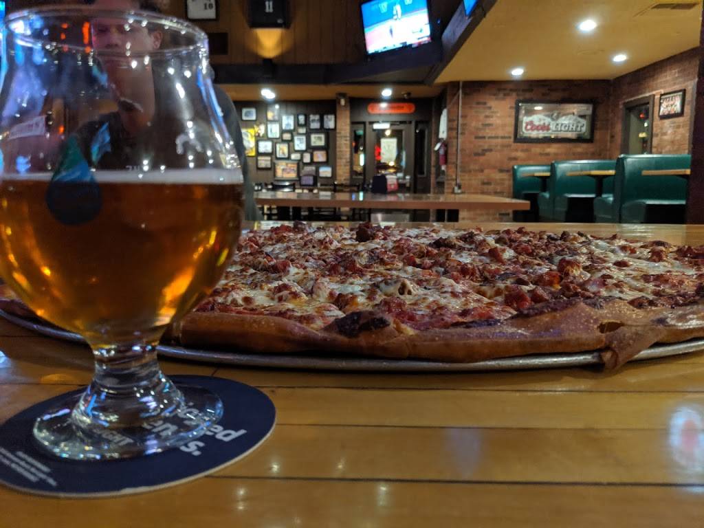 The Varsity Inn | restaurant | 7500 S University Blvd, Centennial, CO 80122, USA | 3037388282 OR +1 303-738-8282