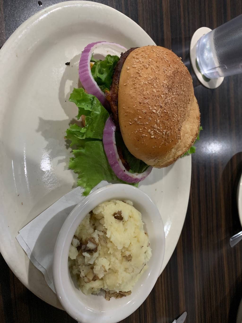 The Grill | restaurant | 6621 W Broadway #100, McCordsville, IN 46055, USA | 3173364700 OR +1 317-336-4700