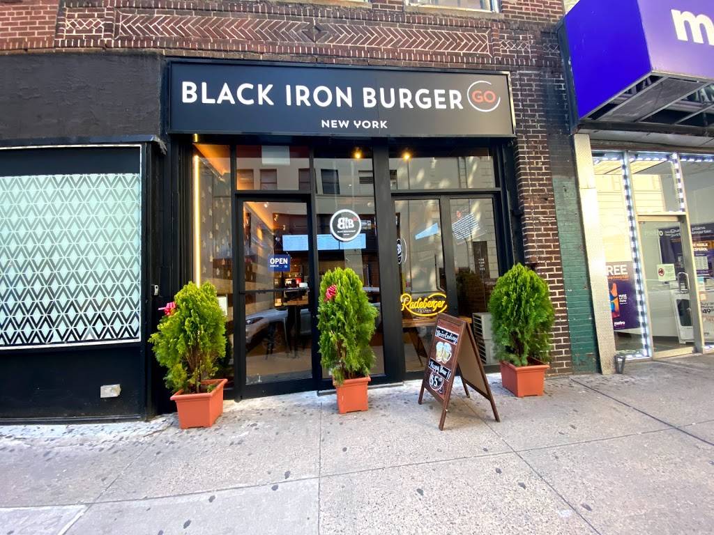Black Iron Burger GO | restaurant | 140 W 32nd St, New York, NY 10001, USA | 6468690091 OR +1 646-869-0091
