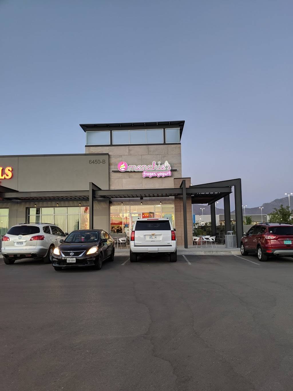 Menchies Frozen Yogurt | bakery | 6450 N Desert Blvd Bldg B, El Paso, TX 79912, USA | 9152709629 OR +1 915-270-9629