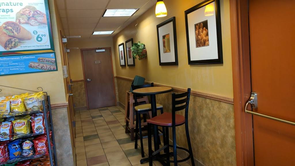 Subway | restaurant | 2183 W High St NE Unit B, Newark, OH 43055, USA | 7407637097 OR +1 740-763-7097