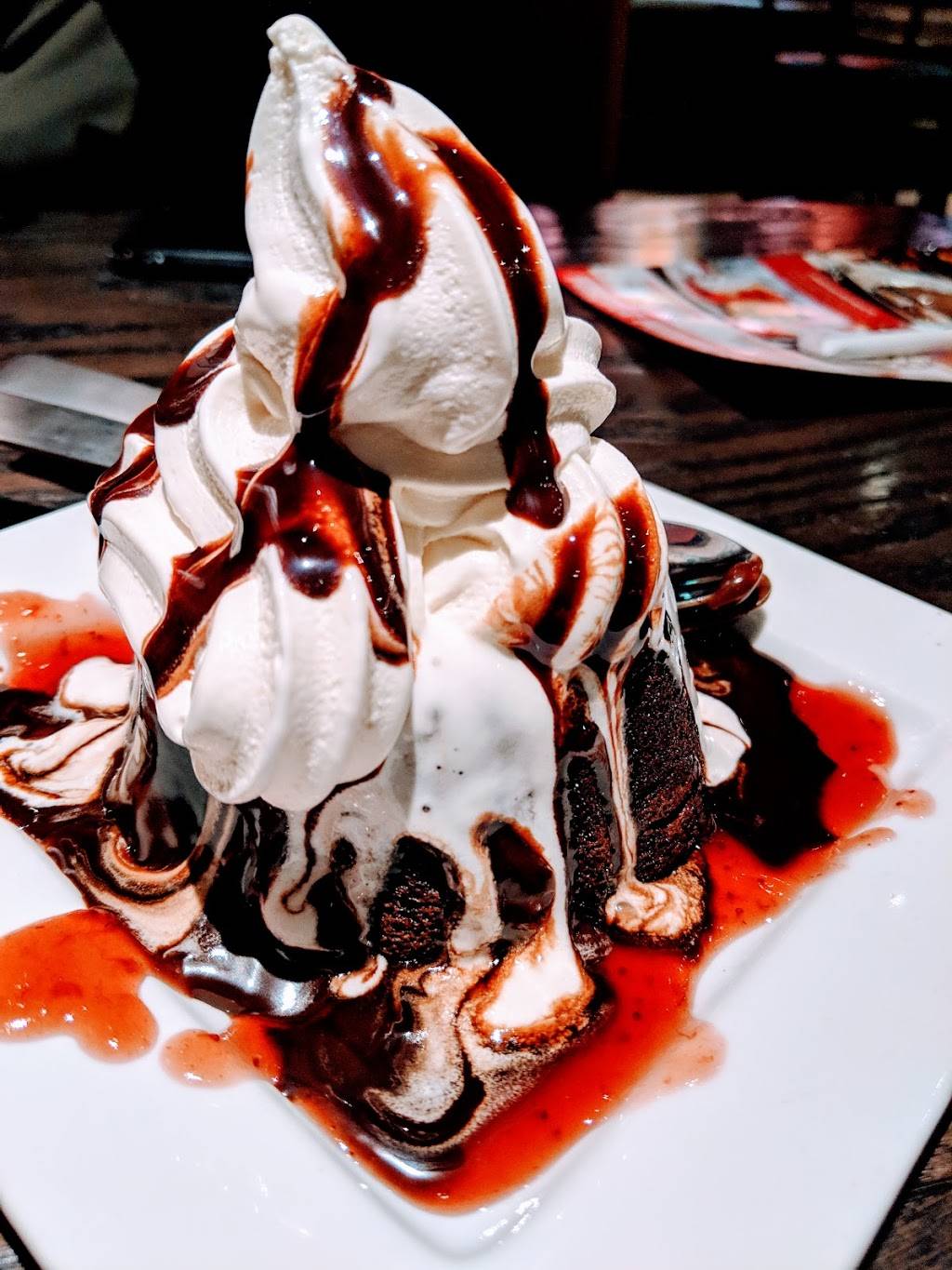 Red Robin Gourmet Burgers and Brews | restaurant | 2671 Fairfield Commons, Beavercreek, OH 45431, USA | 9373209800 OR +1 937-320-9800