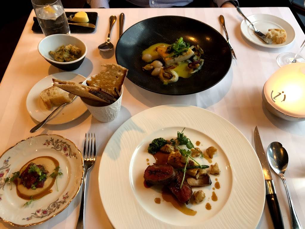 Initiale | restaurant | 54 Rue Saint-Pierre, Québec, QC G1K 4A1, Canada | 4186941818 OR +1 418-694-1818