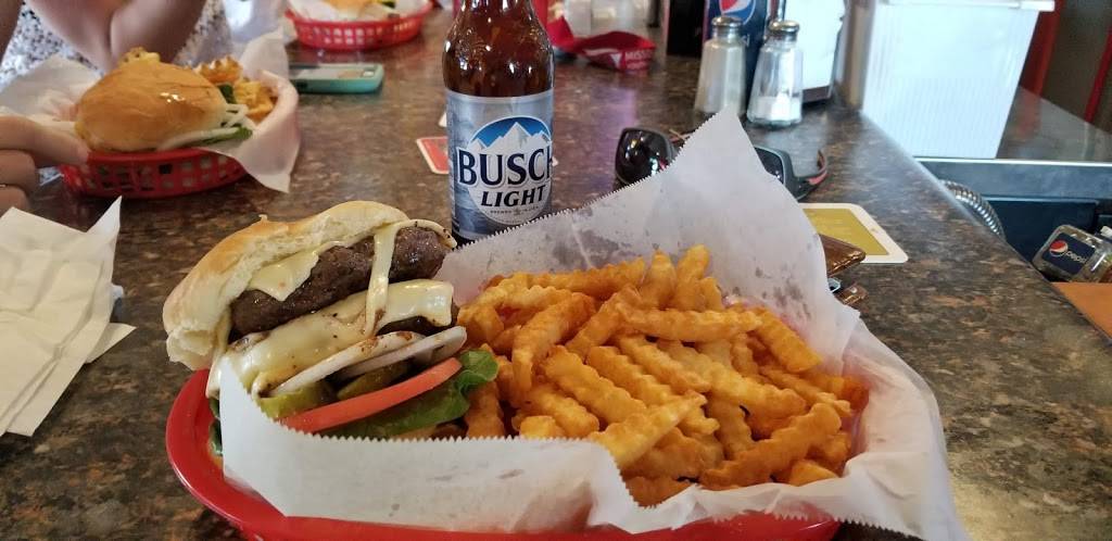 Cori’s Twin Gables | restaurant | 101 State Hwy 47, Marthasville, MO 63357, USA | 6364335048 OR +1 636-433-5048