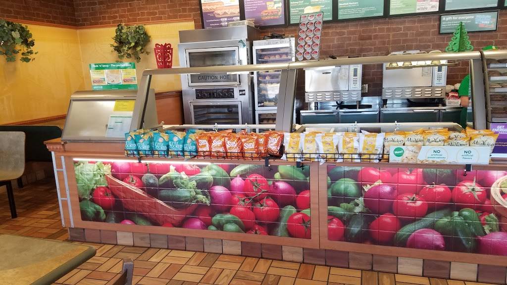 Subway Restaurants | restaurant | 1820 FM 51 S Ste 3, Hollys Center, Decatur, TX 76234, USA | 9406276616 OR +1 940-627-6616