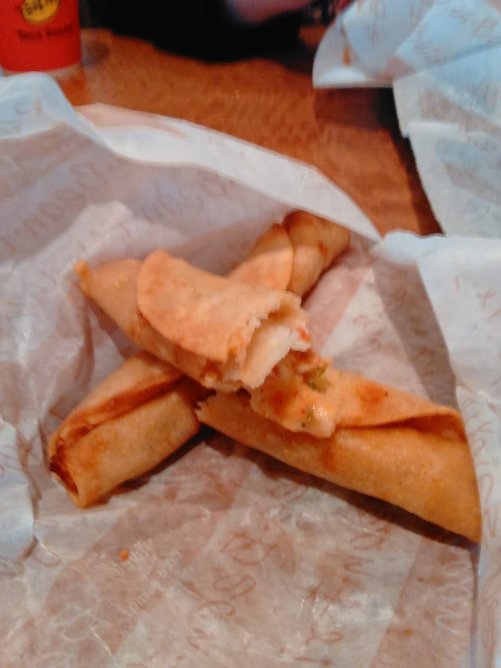 Taco Bueno | restaurant | 5748 SW Green Oaks Blvd, Arlington, TX 76017, USA | 8174831584 OR +1 817-483-1584