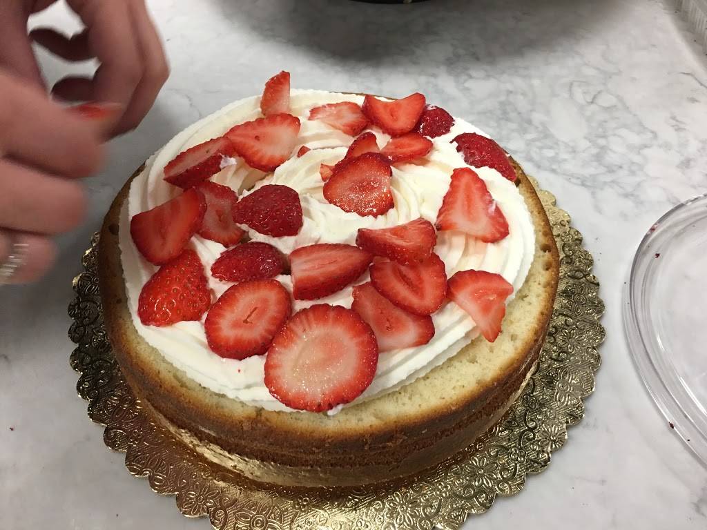 Shirin Bakery | bakery | 19505 Ventura Blvd, Tarzana, CA 91356, USA | 8184822062 OR +1 818-482-2062