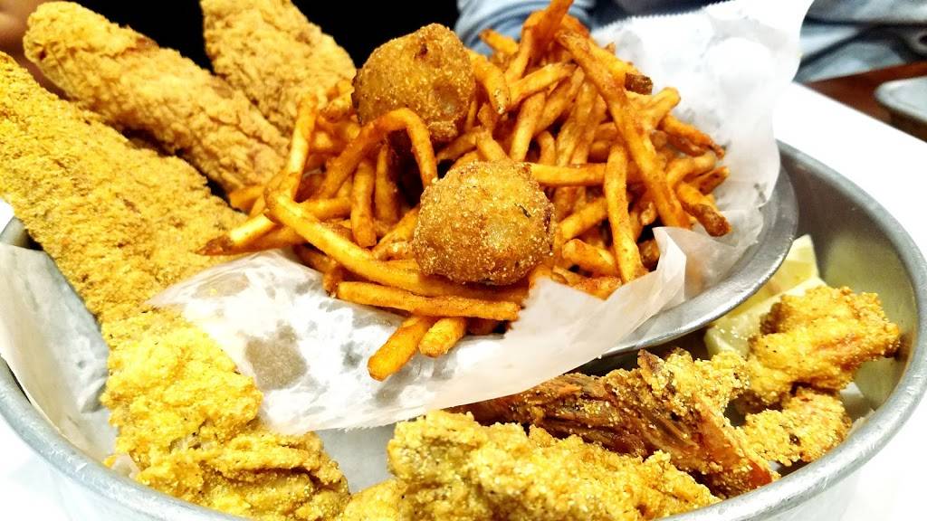 Tasty Tails | restaurant | 100 S Central Expy #21, Richardson, TX 75080, USA | 2143778603 OR +1 214-377-8603