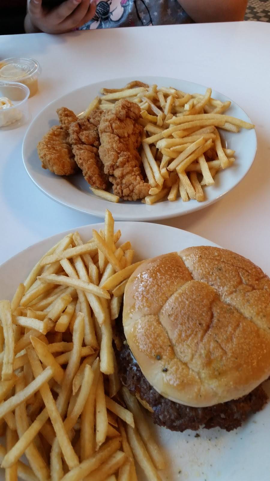 Steak n Shake | restaurant | 2315 S Dale Mabry Hwy, Tampa, FL 33629, USA | 8132513350 OR +1 813-251-3350