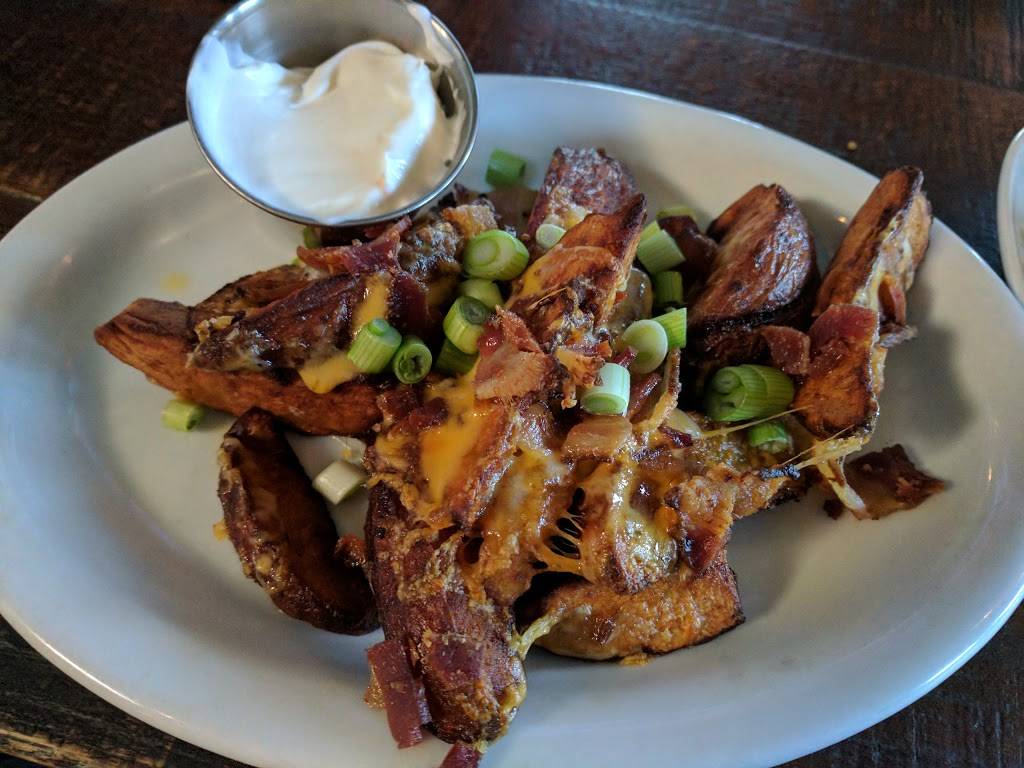 Clubhouse BFD | restaurant | 2265 Crooks Rd, Rochester Hills, MI 48309, USA | 2482896093 OR +1 248-289-6093