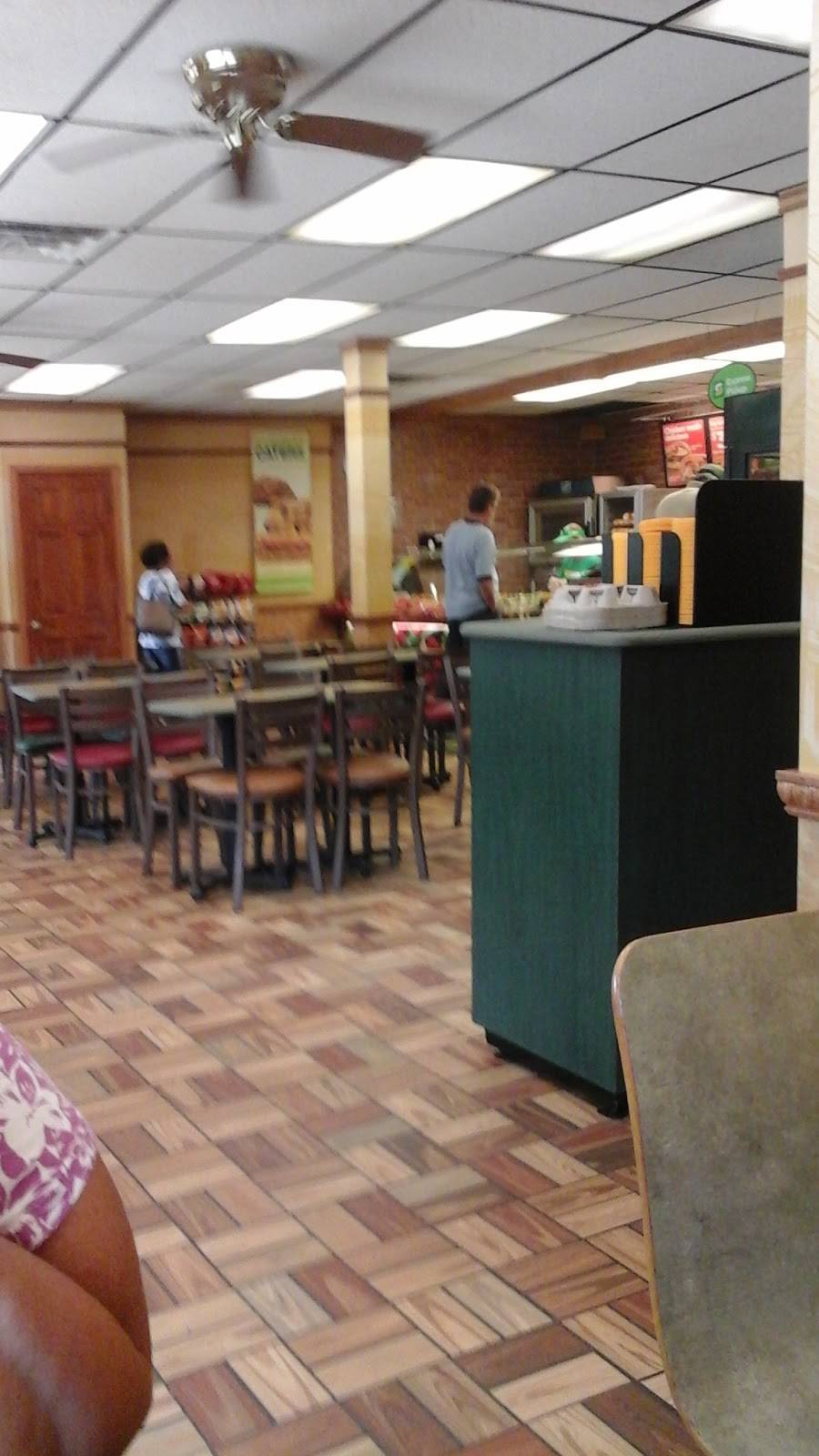 Subway | restaurant | 119 E Lincoln Way, Lisbon, OH 44432, USA | 3304241501 OR +1 330-424-1501