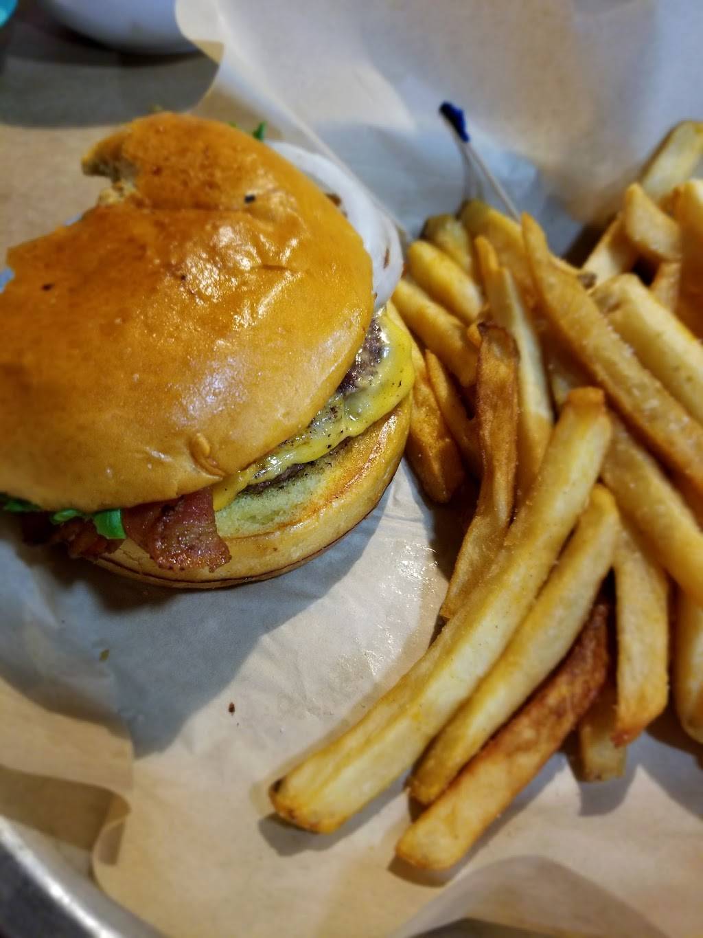 Skeeters Mesquite Grill | restaurant | 4121 W Lake Houston Pkwy, Kingwood, TX 77339, USA | 2813617168 OR +1 281-361-7168