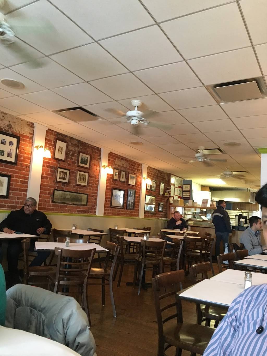 The Ridge Italian Restaurant Pizzeria | restaurant | 25 S Finley Ave, Basking Ridge, NJ 07920, USA | 9087665701 OR +1 908-766-5701