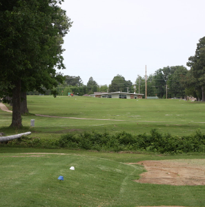 Fox Hills Country Club | restaurant | 2005 Country Club Rd, Paragould, AR 72450, USA | 8702367847 OR +1 870-236-7847