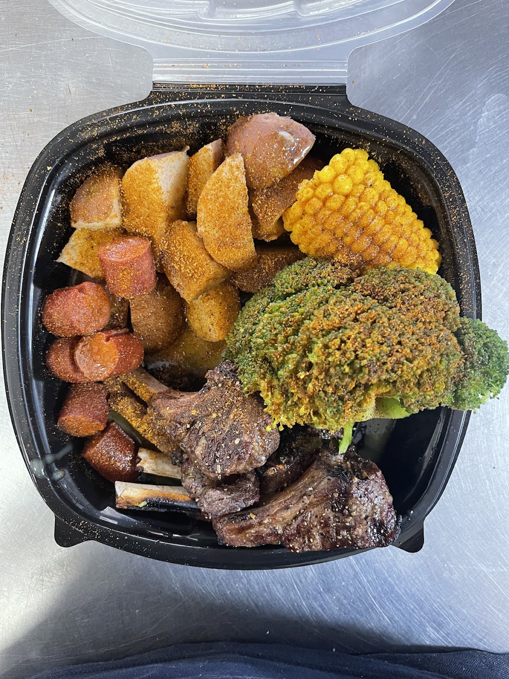 Seafood shack and steak | restaurant | 6016 Broadway, Merrillville, IN 46410, USA | 2194556637 OR +1 219-455-6637