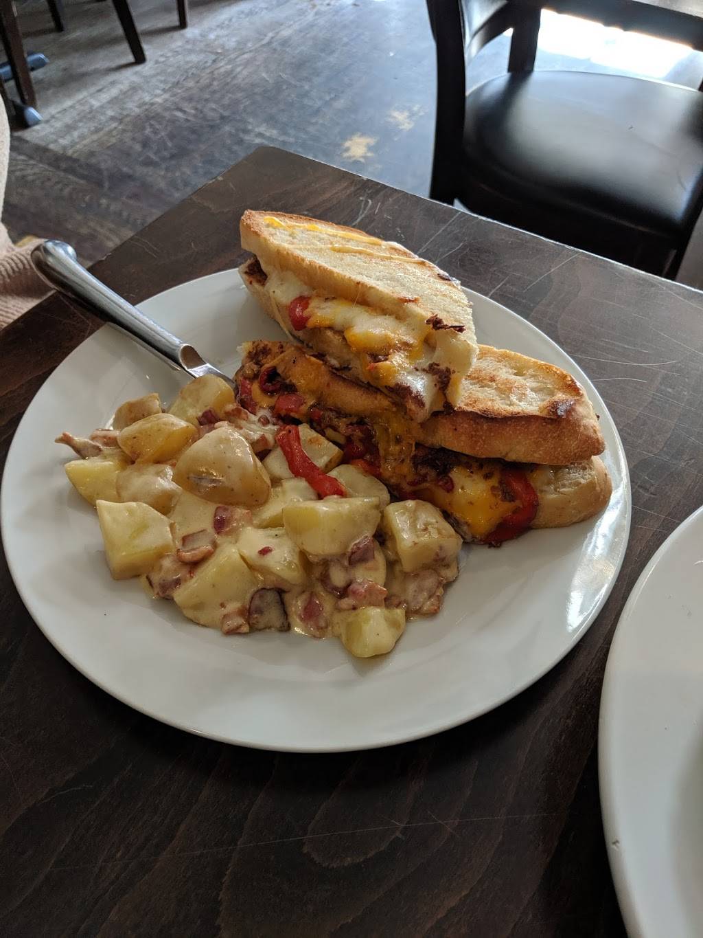 Moonrakers | restaurant | 126 E Washington St, Iowa City, IA 52240, USA | 3198871909 OR +1 319-887-1909