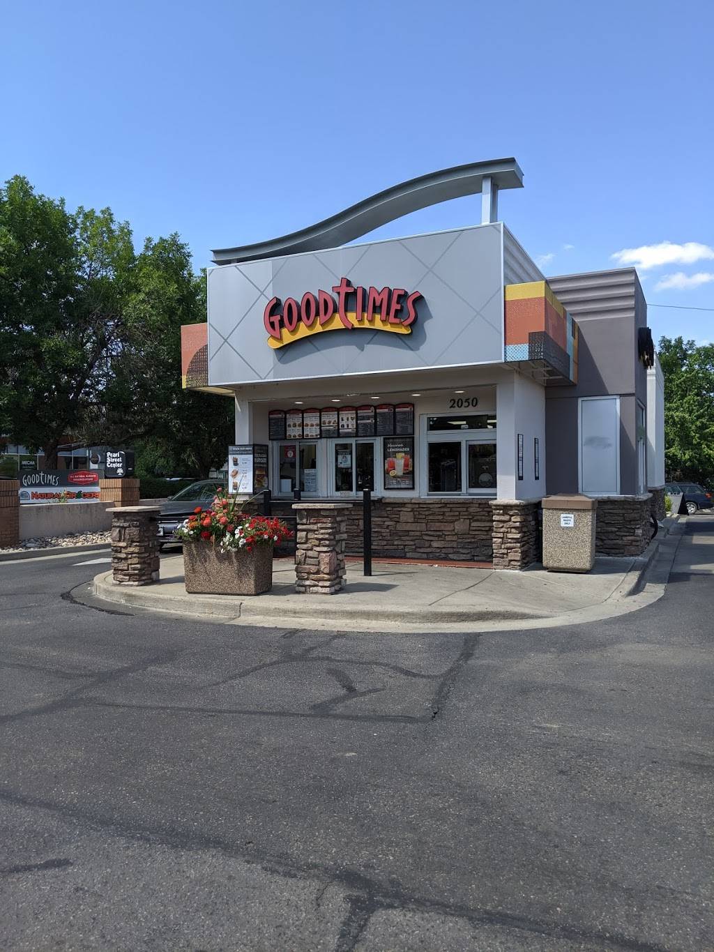 Good Times Burgers & Frozen Custard | restaurant | 2050 26th St, Boulder, CO 80302, USA | 3034495185 OR +1 303-449-5185