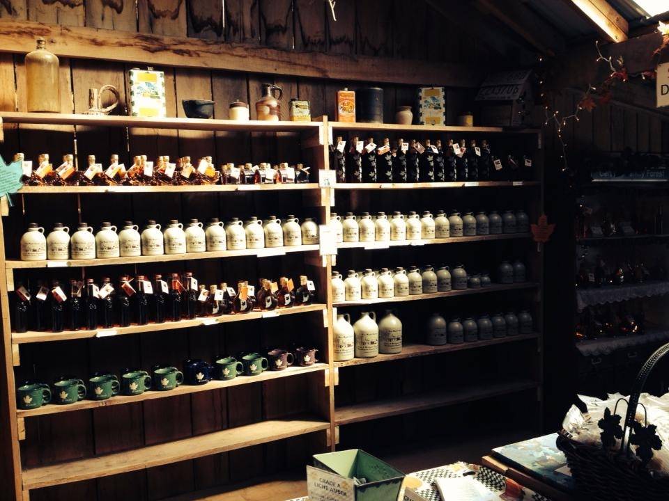 LM Sugarbush LLC | restaurant | 321 N Garrison Hollow Rd, Salem, IN 47167, USA | 8129674491 OR +1 812-967-4491