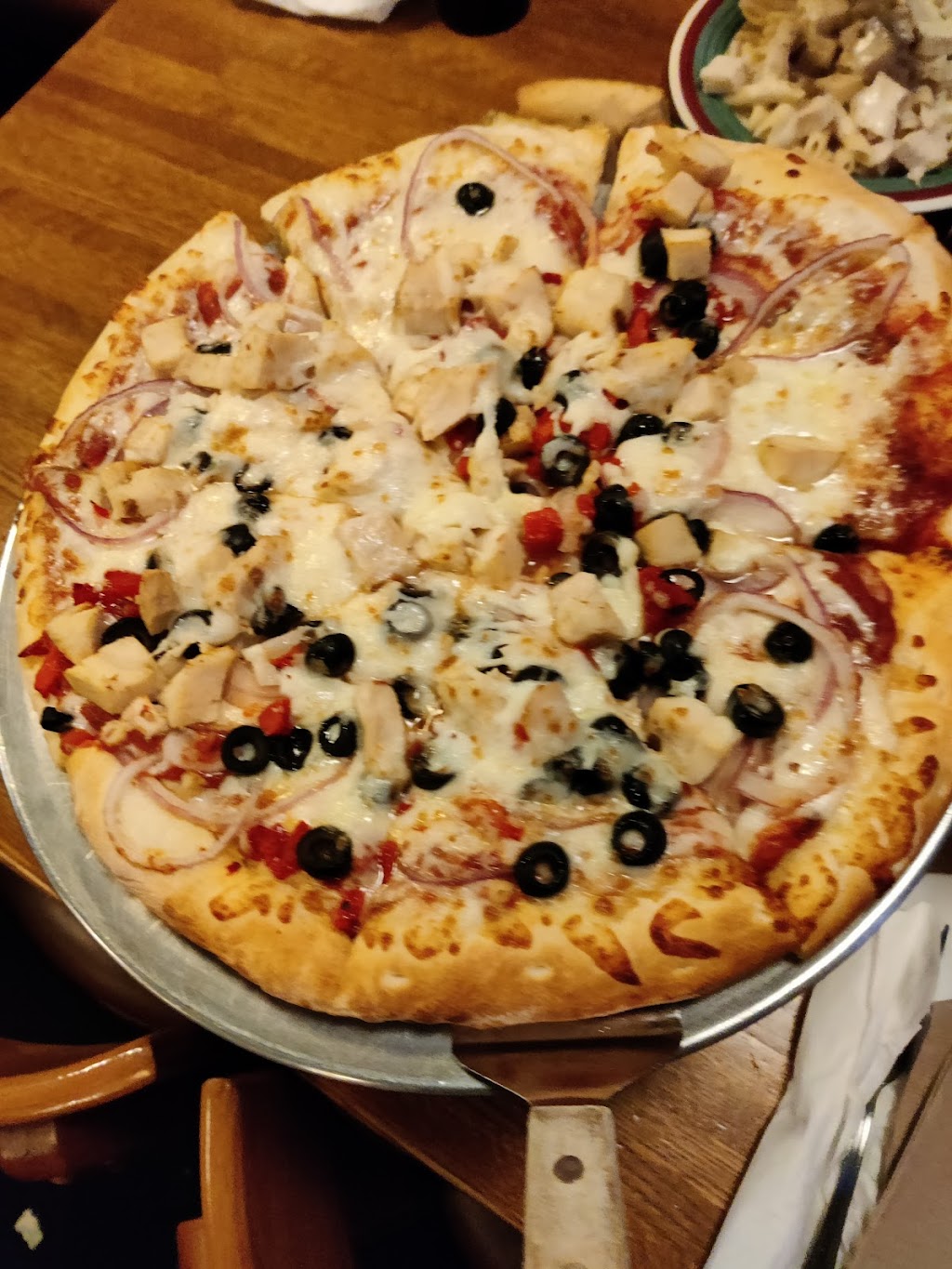 Giovannis Pizzeria | restaurant | 437 Old Mammoth Rd, Mammoth Lakes, CA 93546, USA | 7609347563 OR +1 760-934-7563