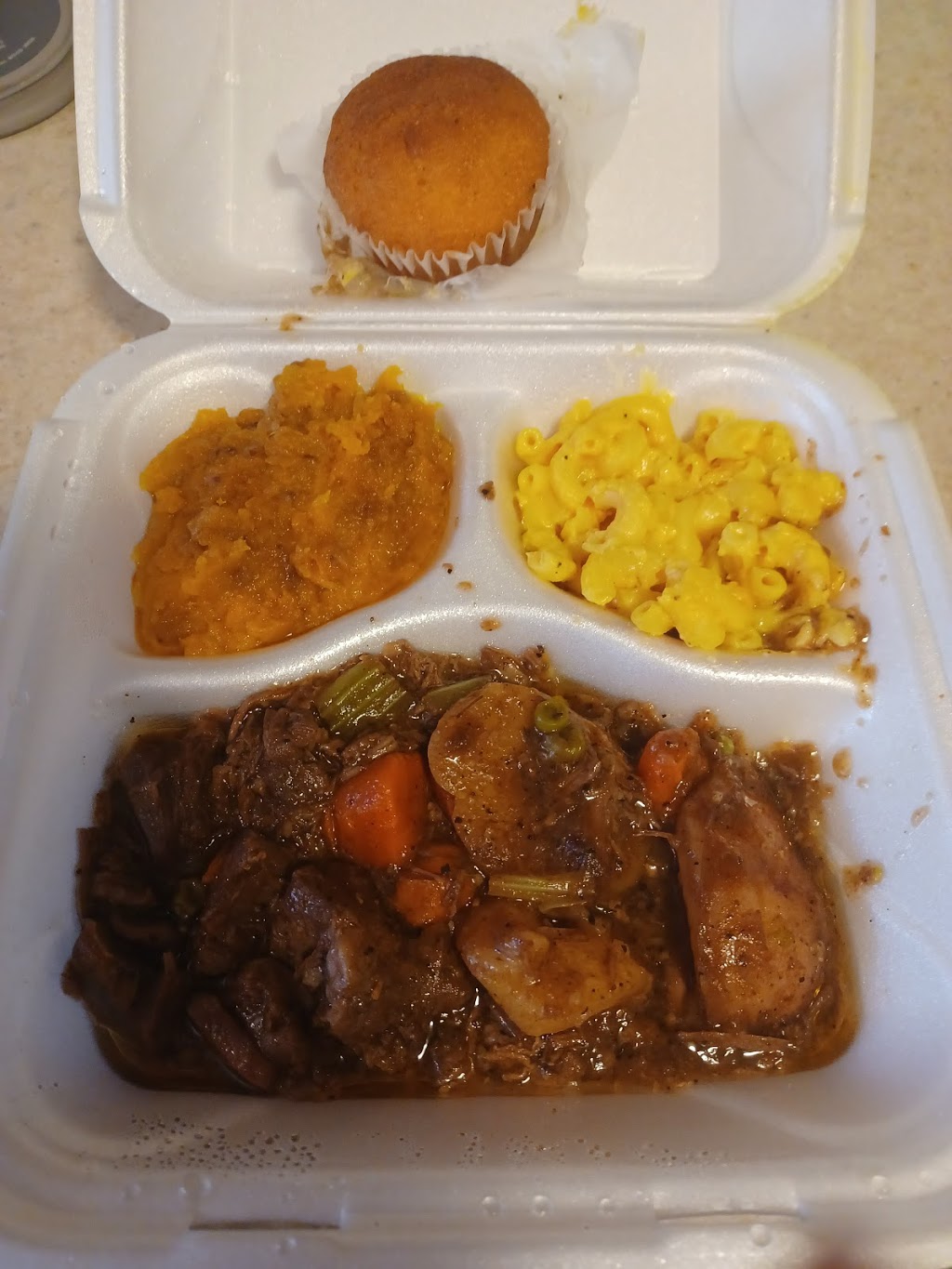 Big Hopps Southern Eatery | restaurant | 2913 Dixie Hwy, Louisville, KY 40216, USA | 5023846749 OR +1 502-384-6749