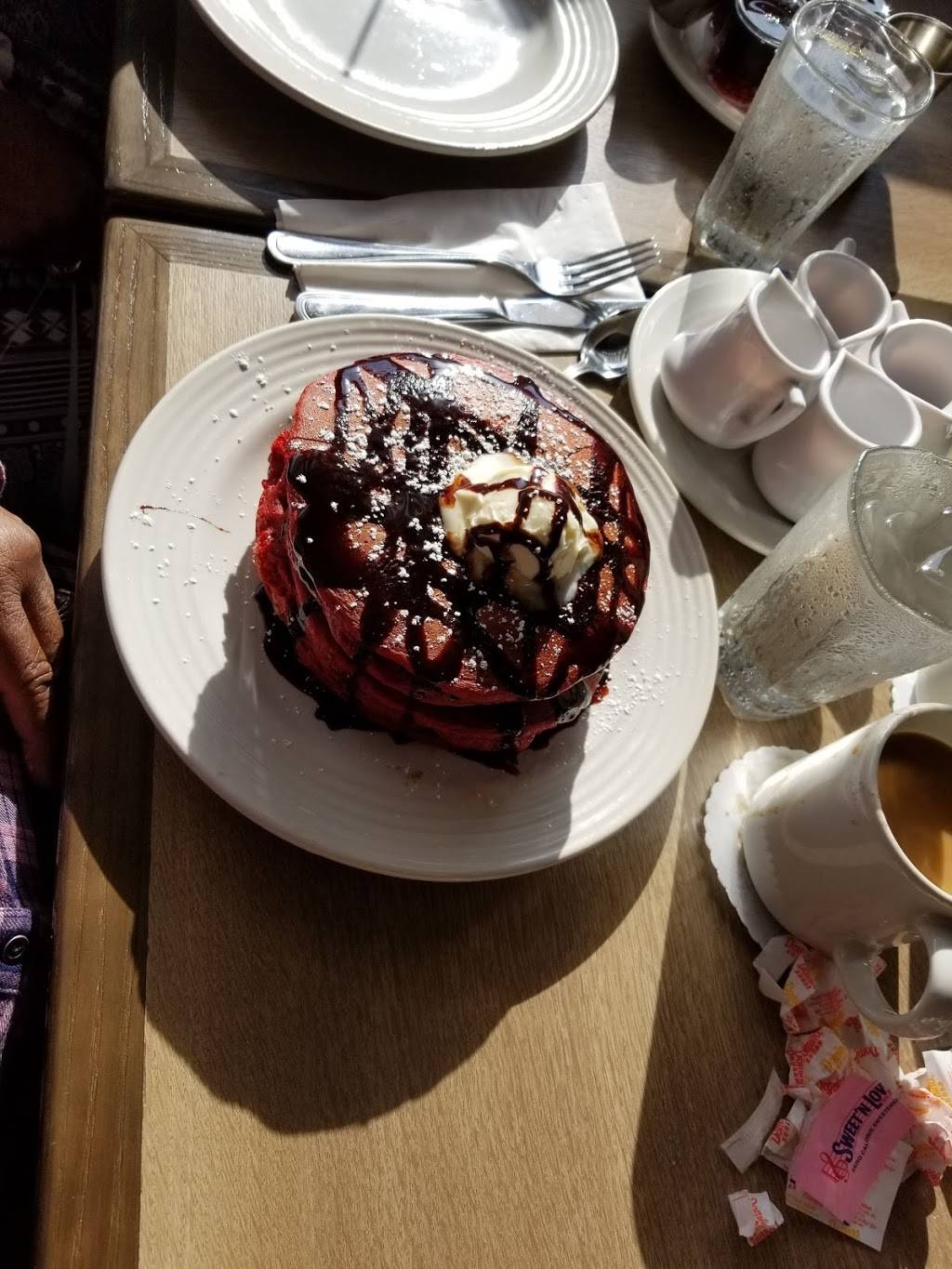 Stacked Crestwood | restaurant | 14306 S Cicero Ave, Crestwood, IL 60445, USA | 7084068888 OR +1 708-406-8888