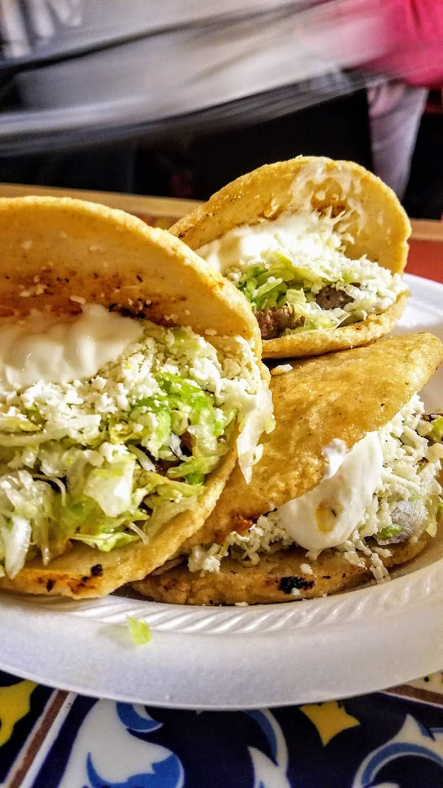 Tacos La Banqueta Puro DF | restaurant | 1021 E Pioneer Pkwy, Arlington, TX 76010, USA | 8174591122 OR +1 817-459-1122