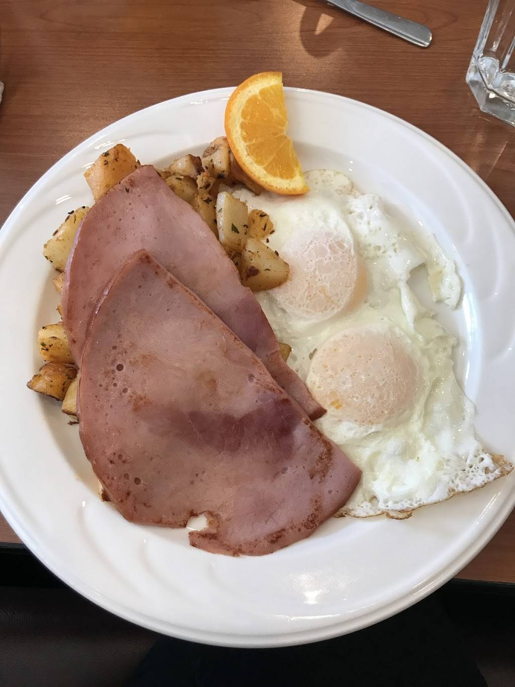 Colonnade Pizza Carling | restaurant | 2140 Carling Ave, Ottawa, ON K2A 1H1, Canada | 6137297000 OR +1 613-729-7000