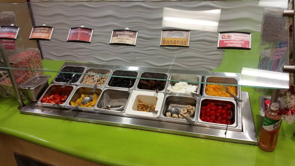 Menchies Frozen Yogurt | bakery | 9201 Winnetka Ave Ste E, Chatsworth, CA 91311, USA | 8187178128 OR +1 818-717-8128