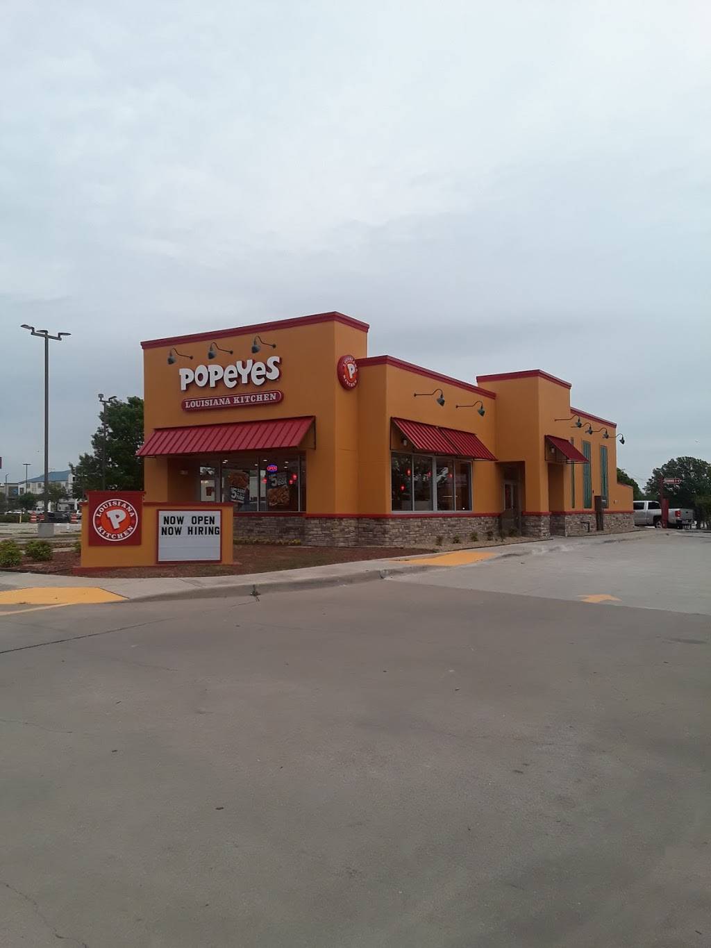 Popeyes Louisiana Kitchen | restaurant | 8723 Benbrook Blvd, Benbrook, TX 76126, USA | 8179843910 OR +1 817-984-3910