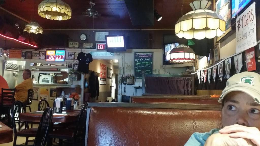 Rogalas Bar & Grill | restaurant | 31831 Ford Rd, Garden City, MI 48135, USA | 7345224110 OR +1 734-522-4110