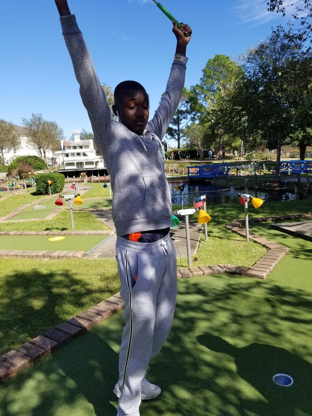 Celebration Station | restaurant | 10111 Gwenadele Ave, Baton Rouge, LA 70816, USA | 2259247888 OR +1 225-924-7888