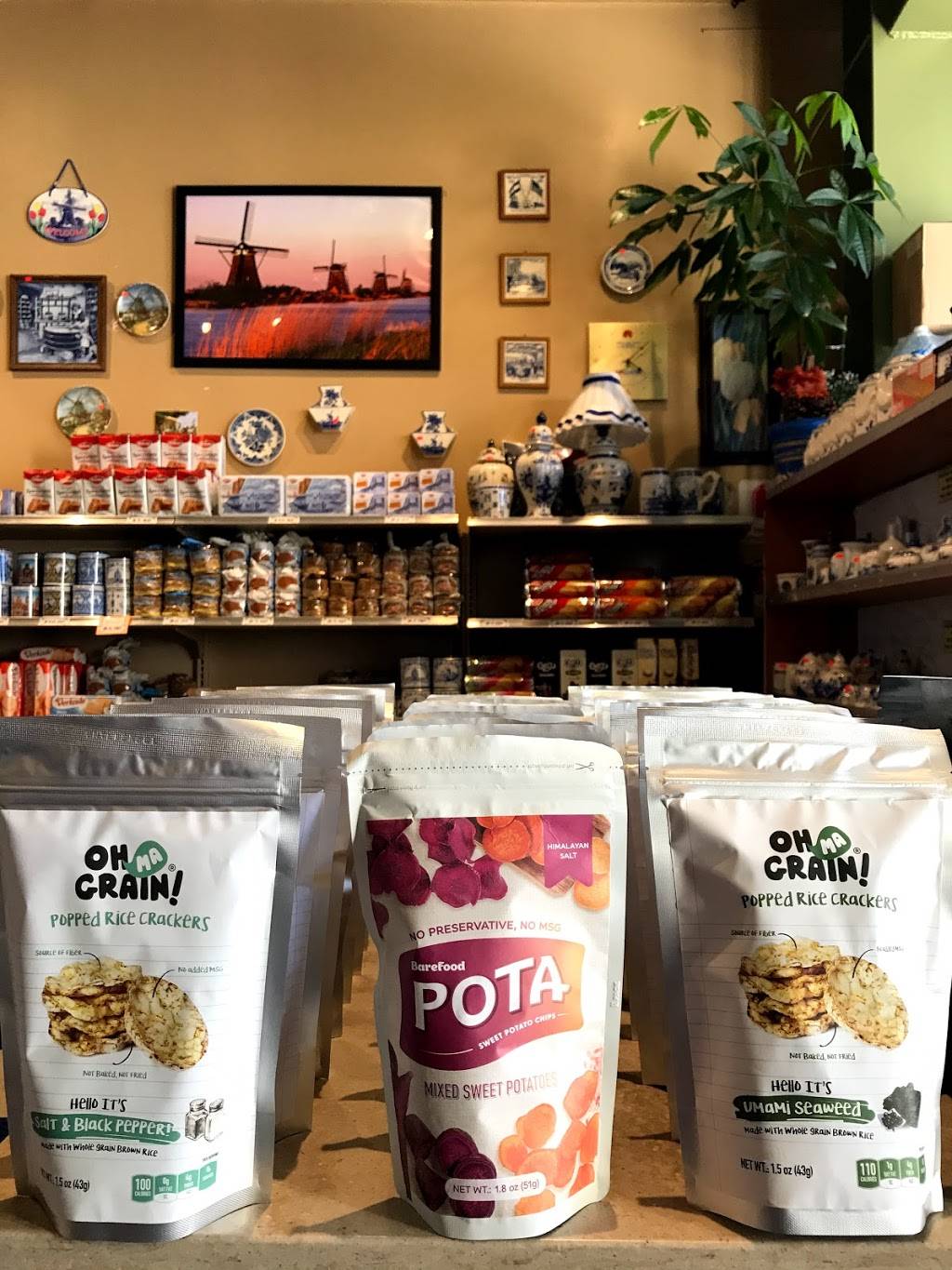 Holland International Market | restaurant | 9835 Belmont St, Bellflower, CA 90706, USA | 5629259444 OR +1 562-925-9444