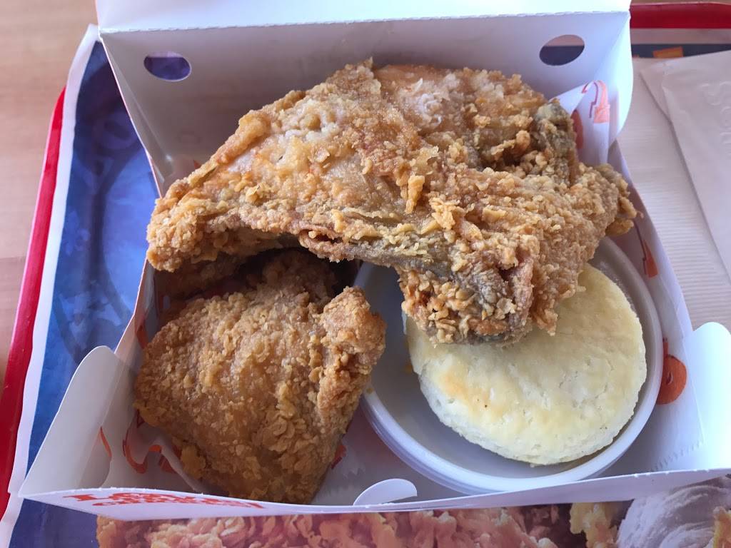Popeyes Louisiana Kitchen | restaurant | 29177 Telegraph Rd, Southfield, MI 48034, USA | 2487967068 OR +1 248-796-7068