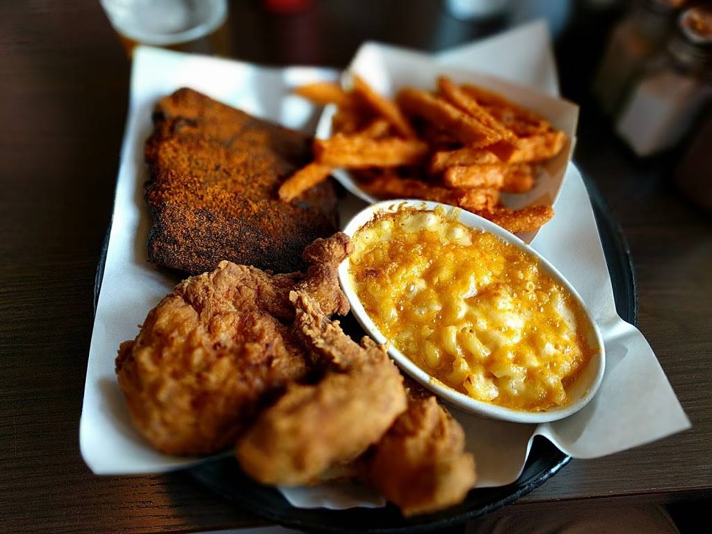 Smoke & Spice Southern Barbeque | restaurant | 7470 Tecumseh Rd E, Windsor, ON N8T 1E9, Canada | 5192524999 OR +1 519-252-4999