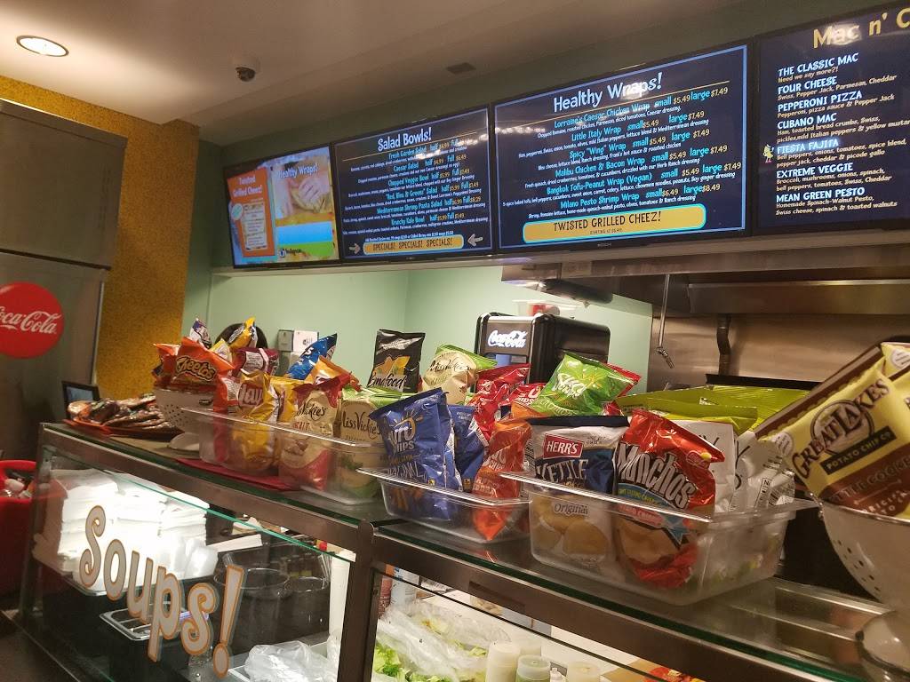 Mac n Cheez! | restaurant | 200 Renaissance Center #200, Detroit, MI 48243, USA | 3136564838 OR +1 313-656-4838