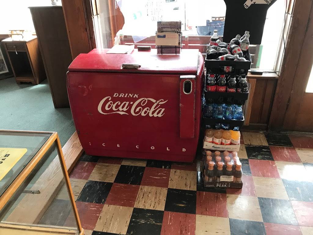 The Fountain Sandwich Fountain | restaurant | 19771 Main St, Buchanan, VA 24066, USA | 5402668803 OR +1 540-266-8803