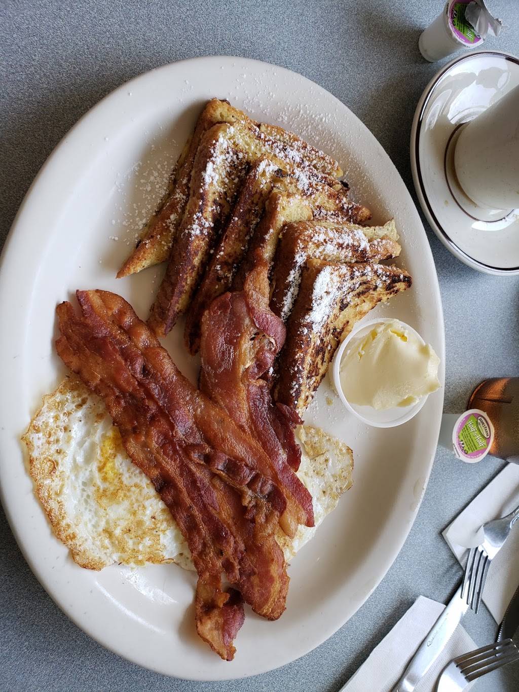 Chriss Texas Wiener Family Restaurant | meal takeaway | 51 S Orange Ave, South Orange, NJ 07079, USA | 9737636300 OR +1 973-763-6300