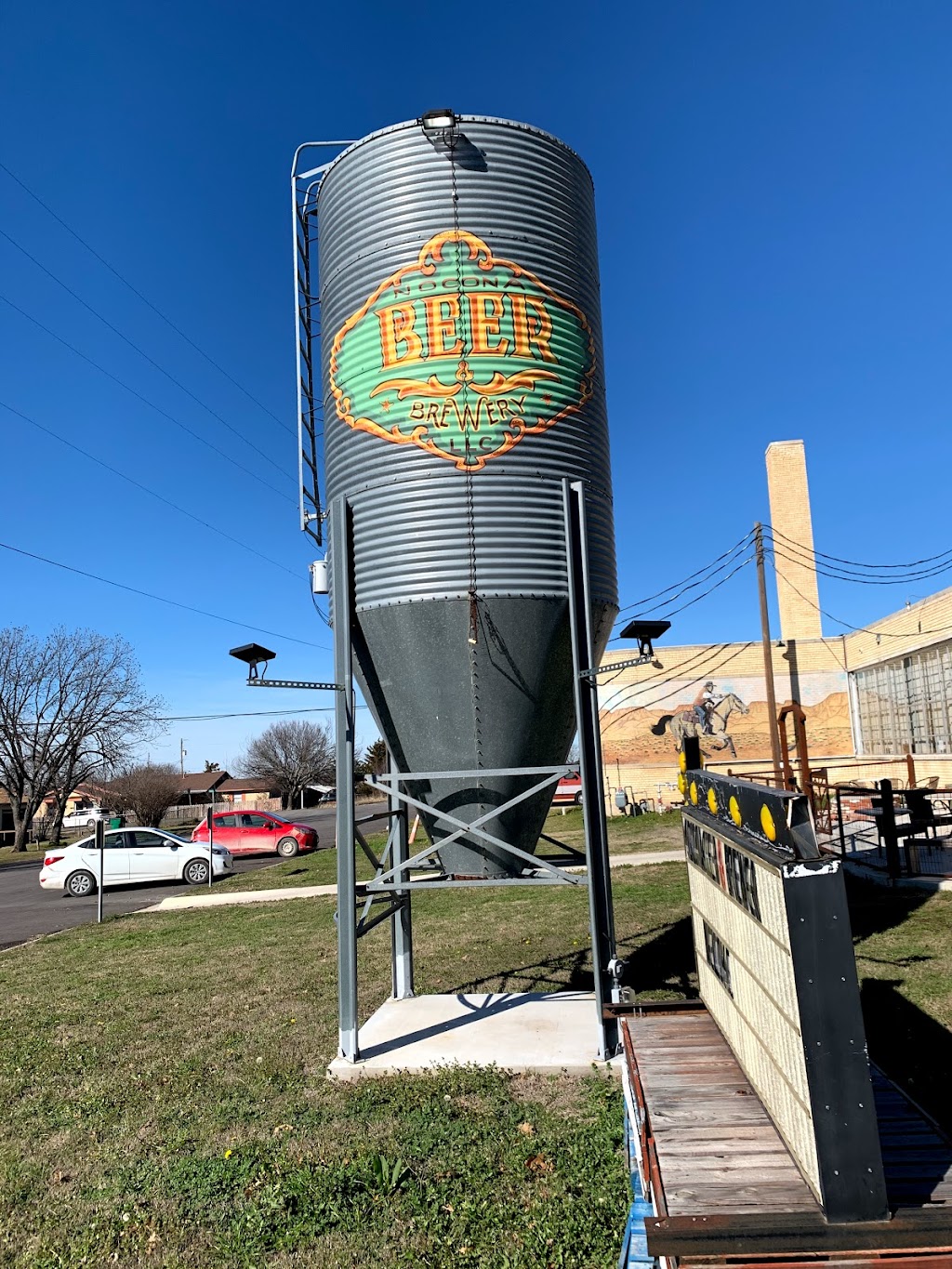 Nocona Beer & Brewery | restaurant | 915 US-82, Nocona, TX 76255, USA | 9408257238 OR +1 940-825-7238