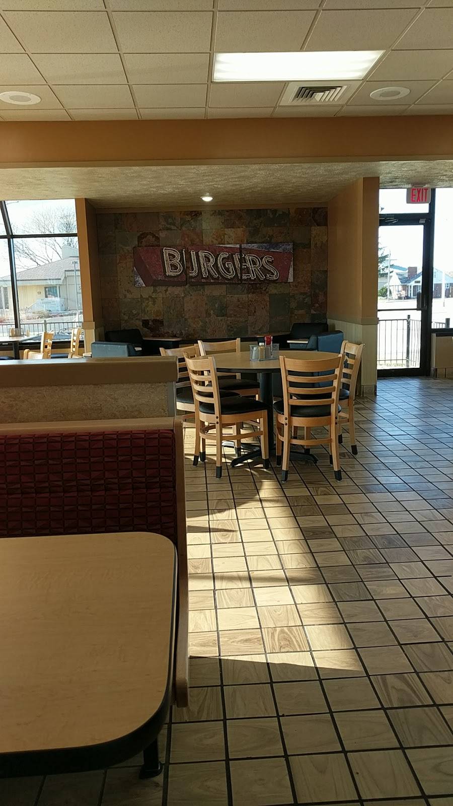 Dairy Queen Grill & Chill | restaurant | 100 S Foster Dr, Saukville, WI 53080, USA | 2622849912 OR +1 262-284-9912