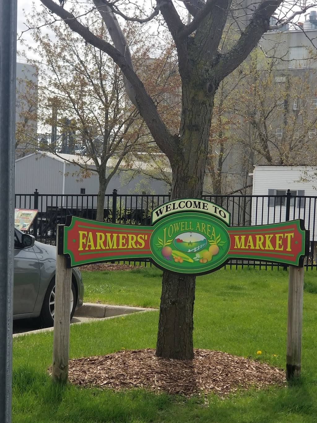 Sneakers | restaurant | 211 E Main St, Lowell, MI 49331, USA | 6168976746 OR +1 616-897-6746