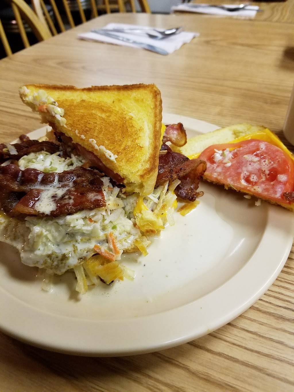 Bulldog Diner | restaurant | 30 Lowry Dr, West Milton, OH 45383, USA | 9376989495 OR +1 937-698-9495