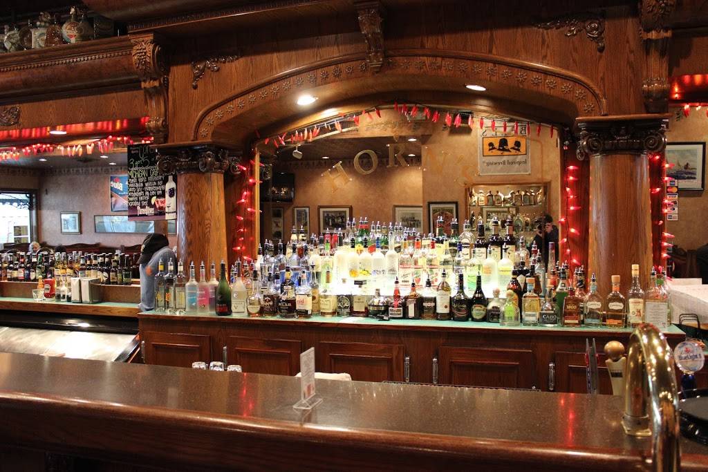 Horns Gaslight Bar & Restaurant | restaurant | 7300 Main St, Mackinac Island, MI 49757, USA | 9068476154 OR +1 906-847-6154