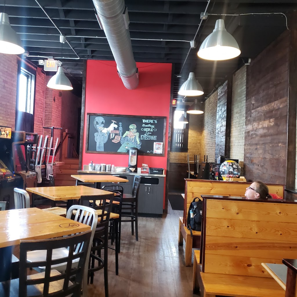 Ians Pizza Cream City | restaurant | 146 E Juneau Ave, Milwaukee, WI 53202, USA | 4147279200 OR +1 414-727-9200