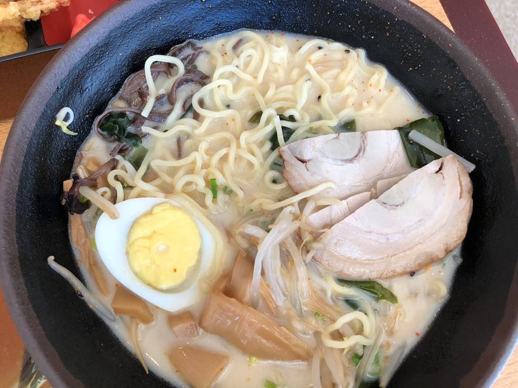 Mikado Sushi Restaurant | restaurant | 3971 28th St SE, Grand Rapids, MI 49512, USA | 6162857666 OR +1 616-285-7666