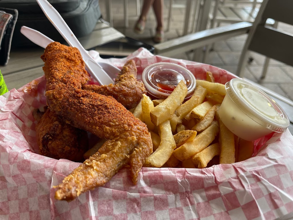 Champs Nashville Hot Chicken | restaurant | 501 S Palafox St, Pensacola, FL 32502, USA | 8507412838 OR +1 850-741-2838