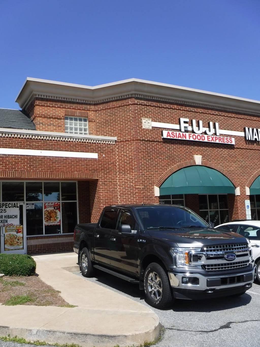 Fuji Asian Food Express | restaurant | 1575 New Garden Rd Suite A, Greensboro, NC 27410, USA | 3362998868 OR +1 336-299-8868