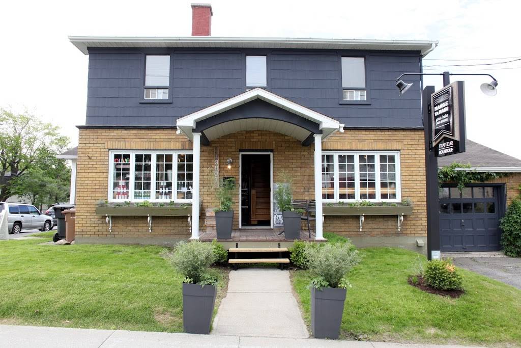 Mange ta main - Garde lautre pour demain Café-Traiteur-Boutique | cafe | 3807 Rue Villeneuve, Lac-Mégantic, QC G6B 2B3, Canada | 8195825136 OR +1 819-582-5136