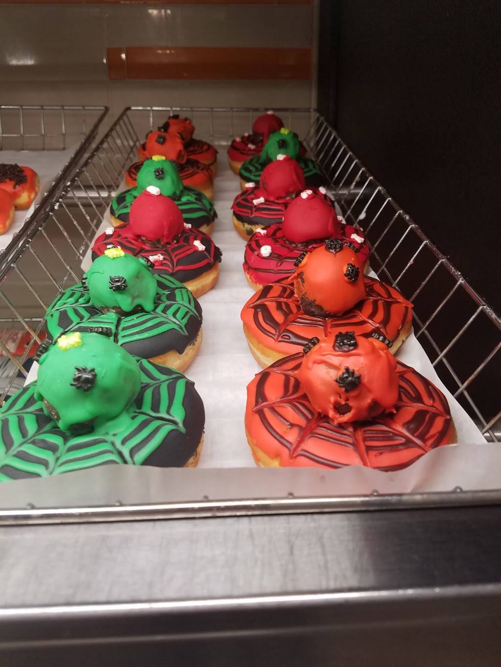 Dunkin Donuts | cafe | 1945 Willow Rd, Northbrook, IL 60062, USA | 2242354349 OR +1 224-235-4349